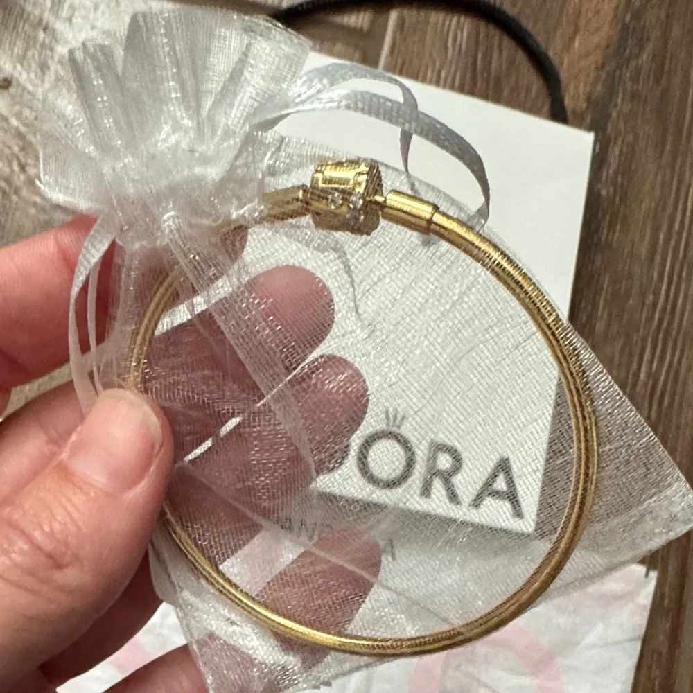 Pandora Gold Bracelet - Picture 6 of 7